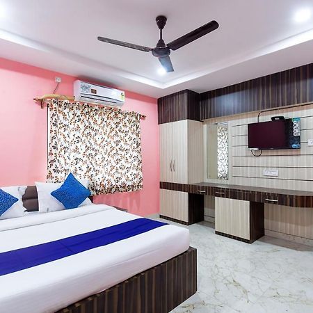 Hotel Blue Abedin Calcutta Exteriör bild