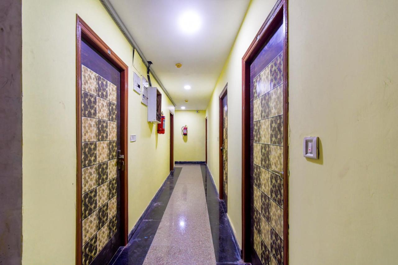 Hotel Blue Abedin Calcutta Exteriör bild