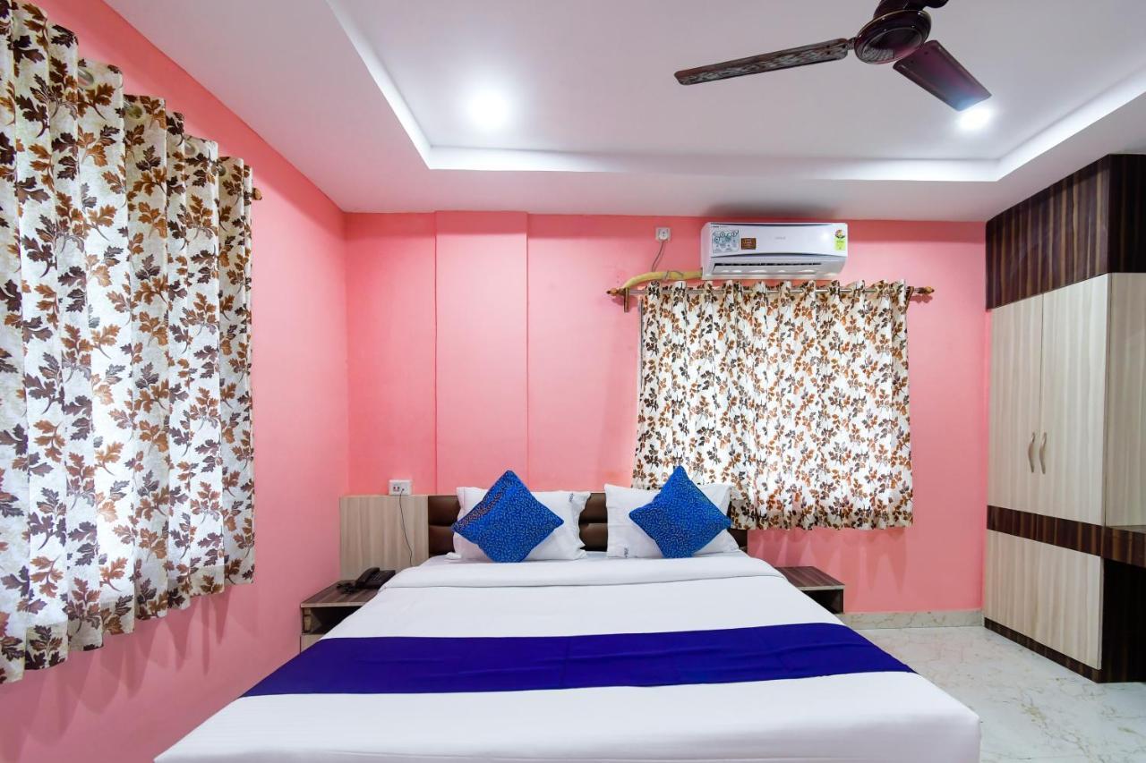 Hotel Blue Abedin Calcutta Exteriör bild