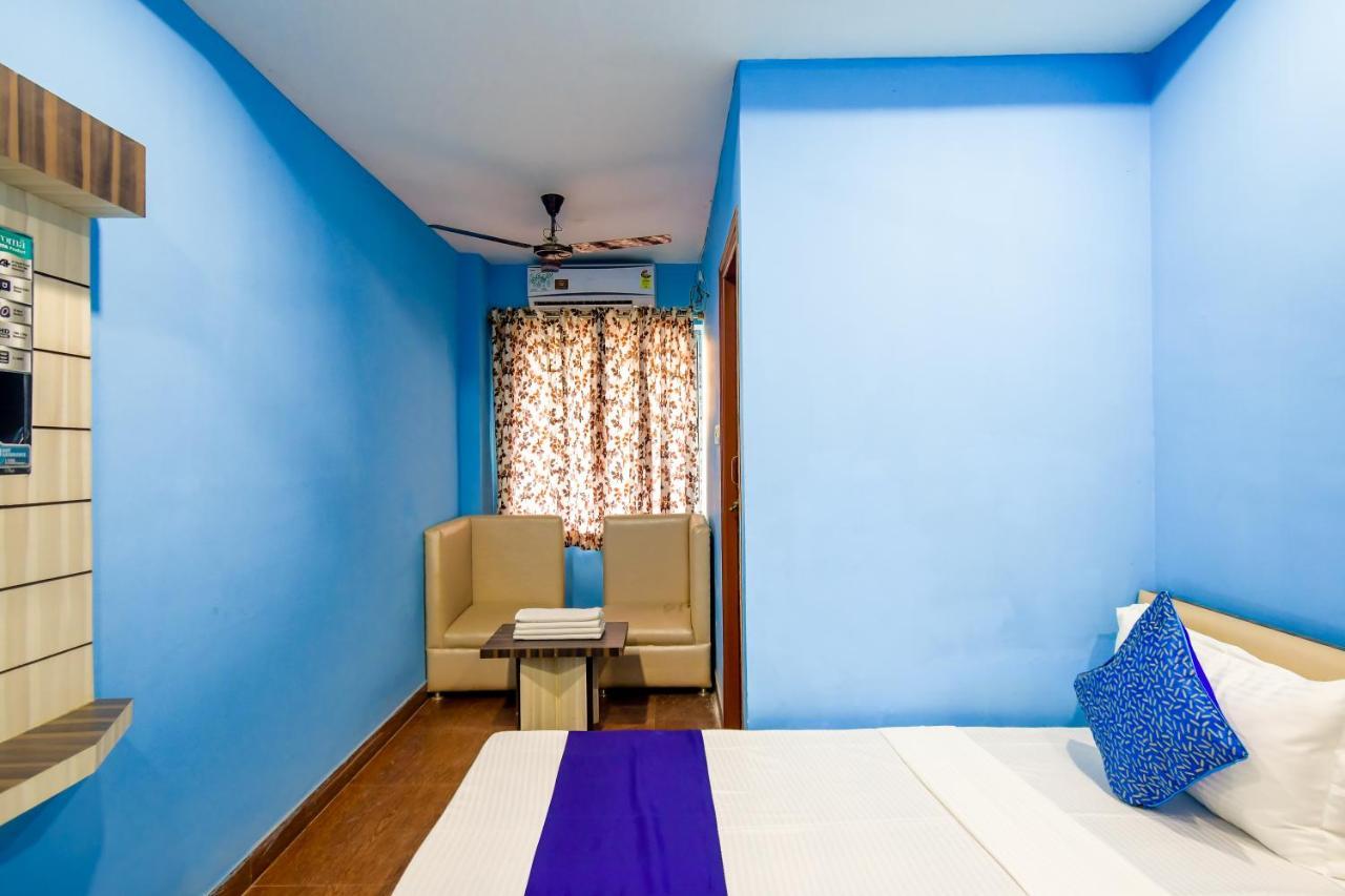 Hotel Blue Abedin Calcutta Exteriör bild