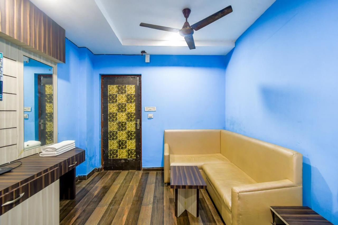 Hotel Blue Abedin Calcutta Exteriör bild