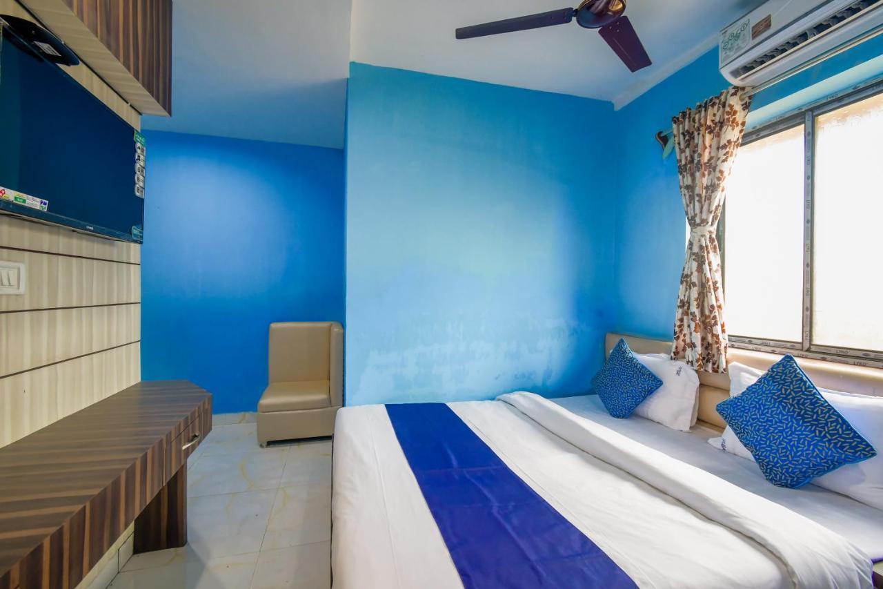 Hotel Blue Abedin Calcutta Exteriör bild